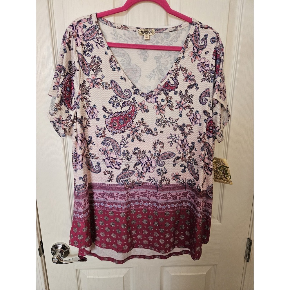 NWT One World Short Sleeve Floral Paisley Gold Rhinestones VNeck Stretch Top, 3X
